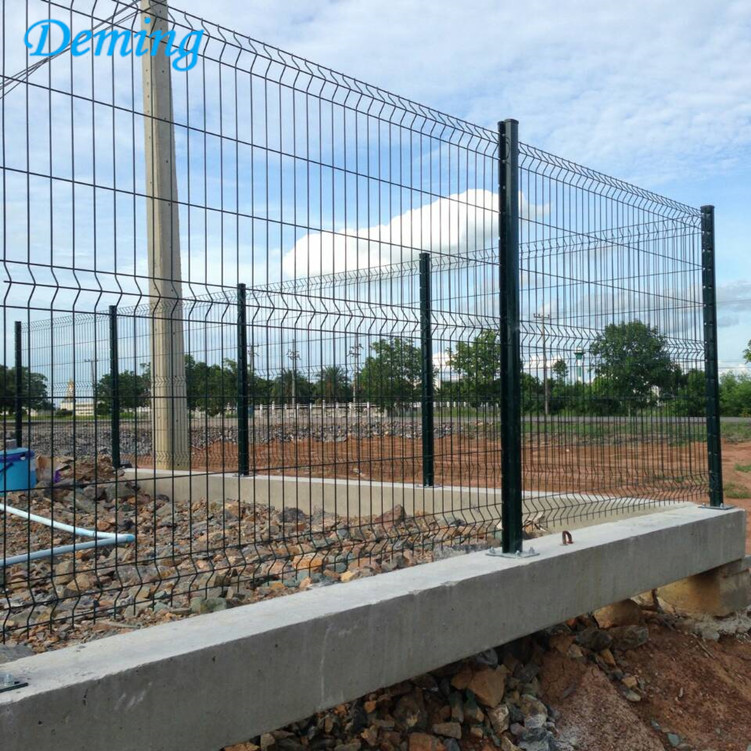 High Quality  Powder Coated 3D bending welded mesh fence