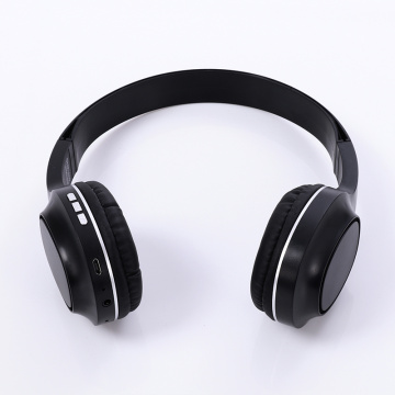 Los nuevos y elegantes auriculares inalámbricos con diadema Bluetooth