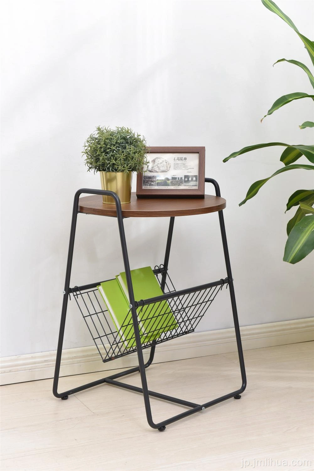 Nilomi Wall Mounted Rack