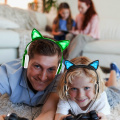 Auriculares para niños con cable seguro con orejas de gato que brillan intensamente LED