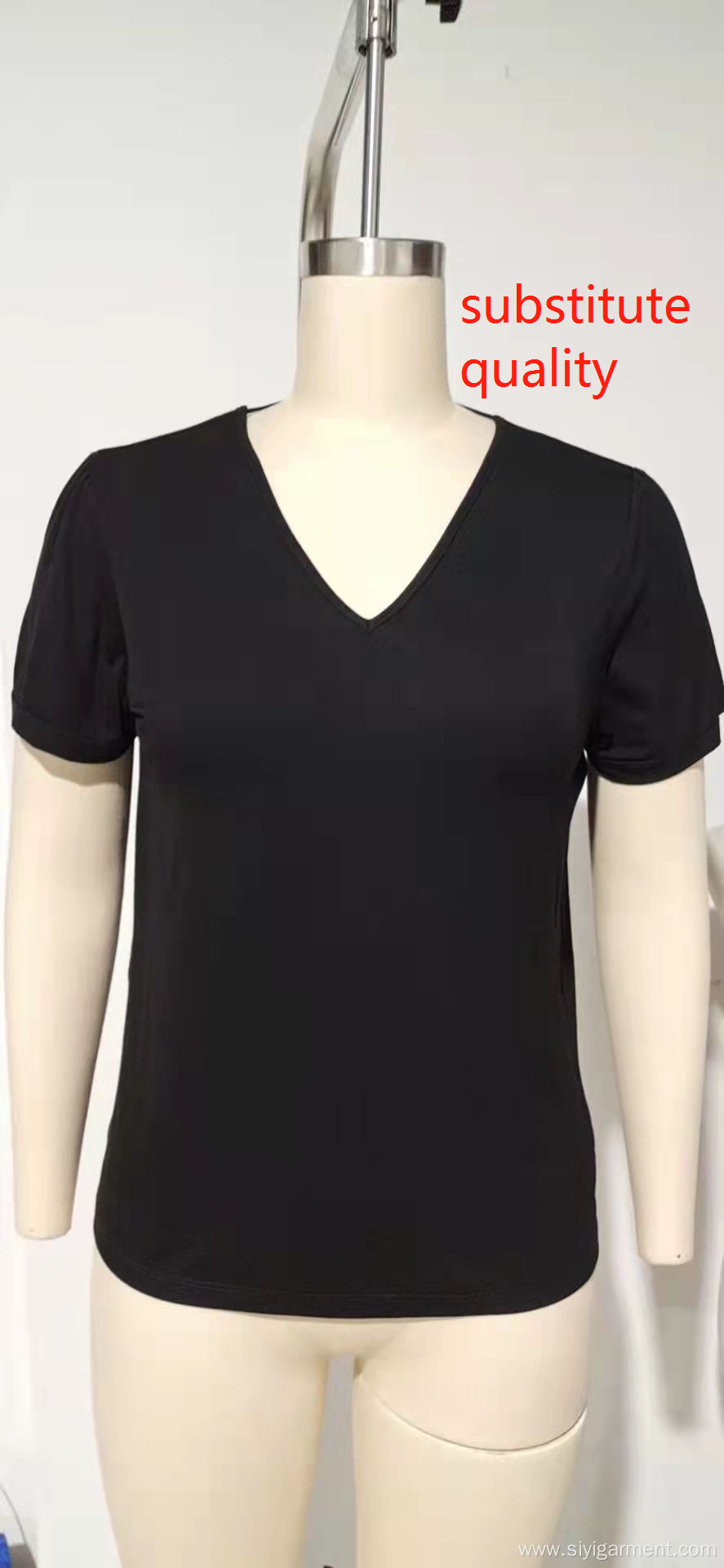 V-NECK WOMEN T-SHIRT WITH BUBBLE SLEEVE