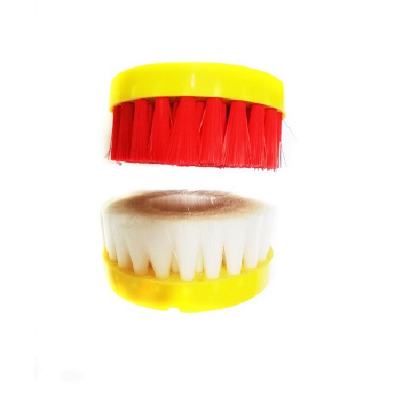 Automatic carpet cleaning brush with nylon bristle