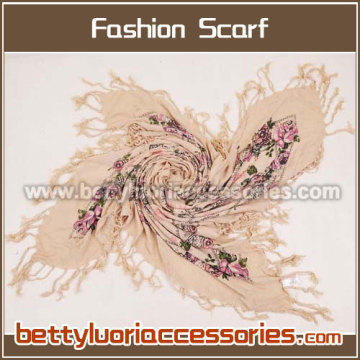 ladies scarf with fringes