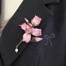 Original design of non-legacy velvet iris brooch