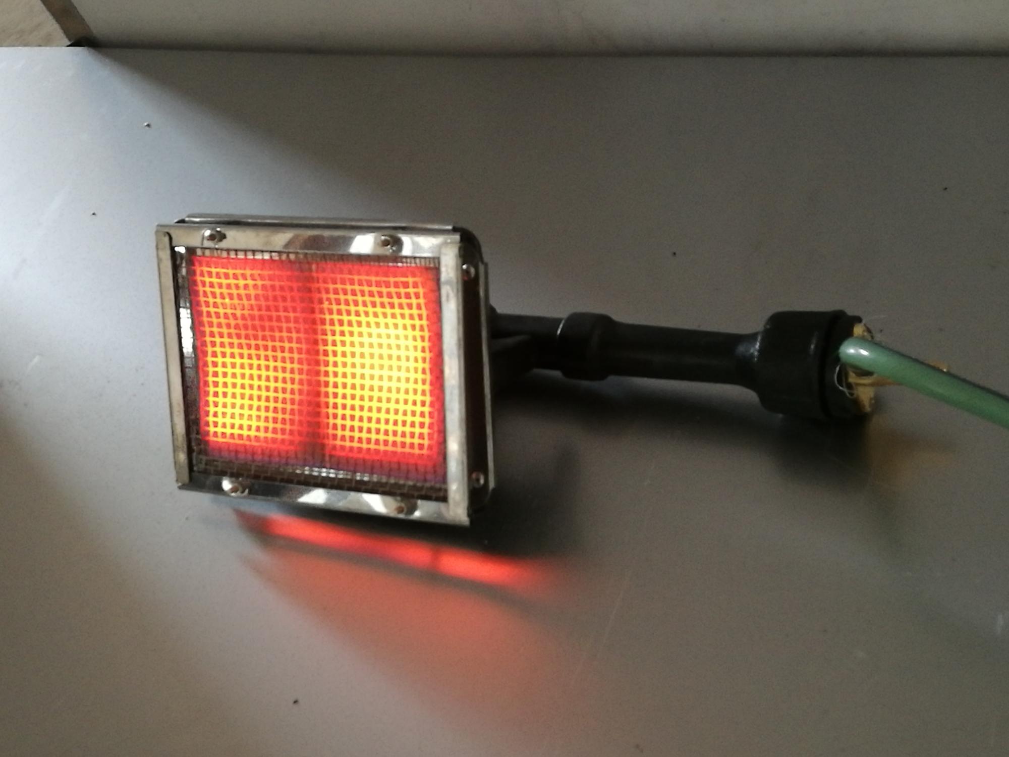 Thermostat catalytic infrared gas fired burner for pizza oven