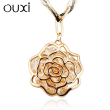 OUXI Best Selling Fashion Female Jewelry 18K Gold Long Chain Rose Pendant Sweater Necklace Chain