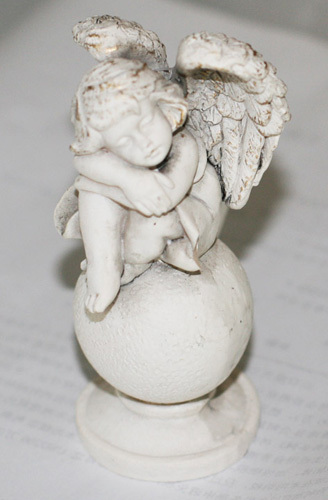 Polyresin Angel Figurine