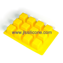 Traditional Square Ice Maker Molds Silicone Ice Cube Tray With 12 Cavities?