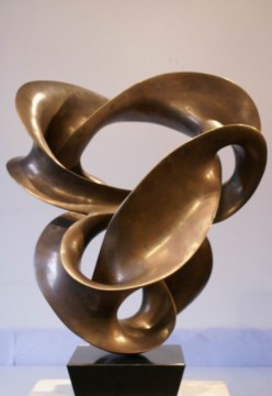 cast bronze sculpture,bronze statue