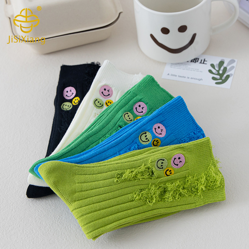 자수 양말을 찢어 버렸습니다 Ripped embroidered socks