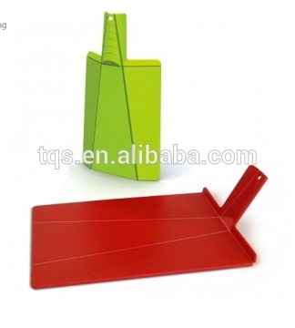 Folding cutting board