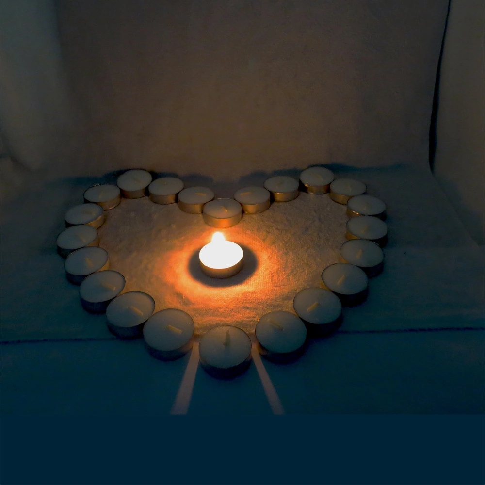 Wholesale 8g White Tealight Candles for Middeast Market