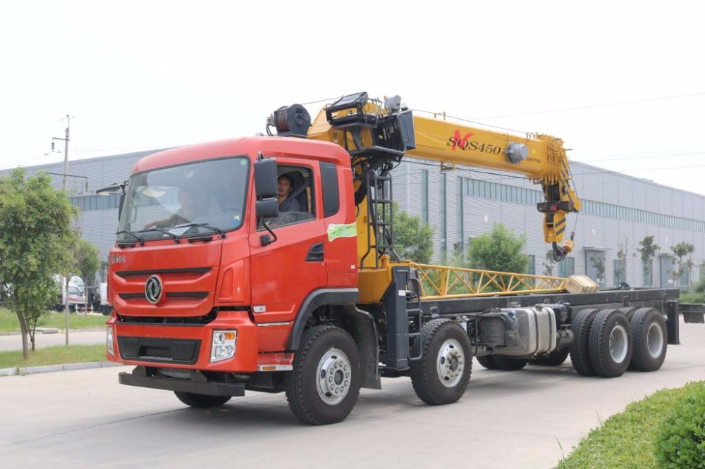Telescopic boom trailer mounted crane truck for sale