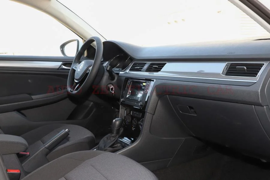 English Version DC Fast Charge High Speed Motor Bora Intelligent Luxury SUV Pure Gasoline Car