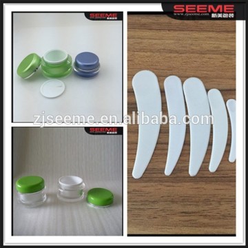 plastic jars with spoon 50ml jar/ acrylic jars with spoon with free spatula /spoon