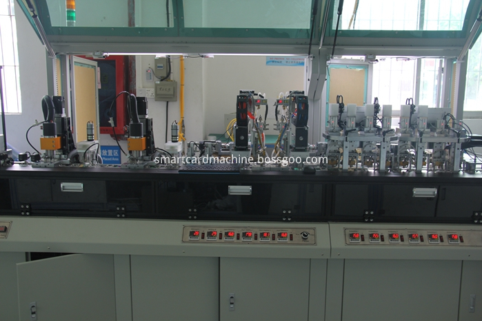 Slot milling and chip embedding machine