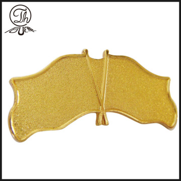 Gold blank flag emblem pin
