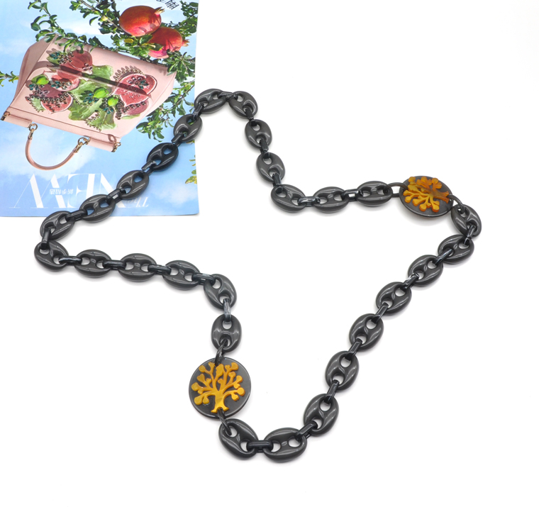 2021 trendy black and coffee color acrylic pig nose chain link necklace jewelry for women