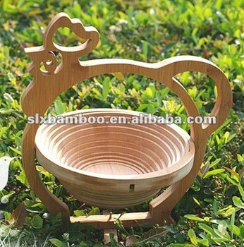 Foldable chicken shape bamboo fruit basket
