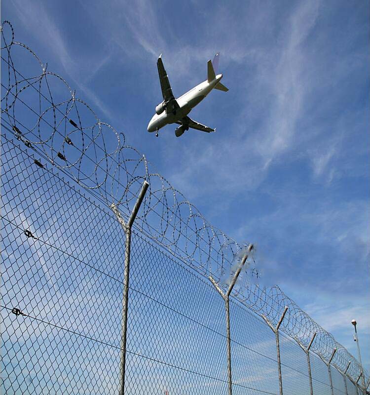 Hot dipped galvanized barbed wire chain link fence