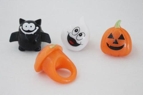 Het opvlammen geassorteerde Halloween ringen