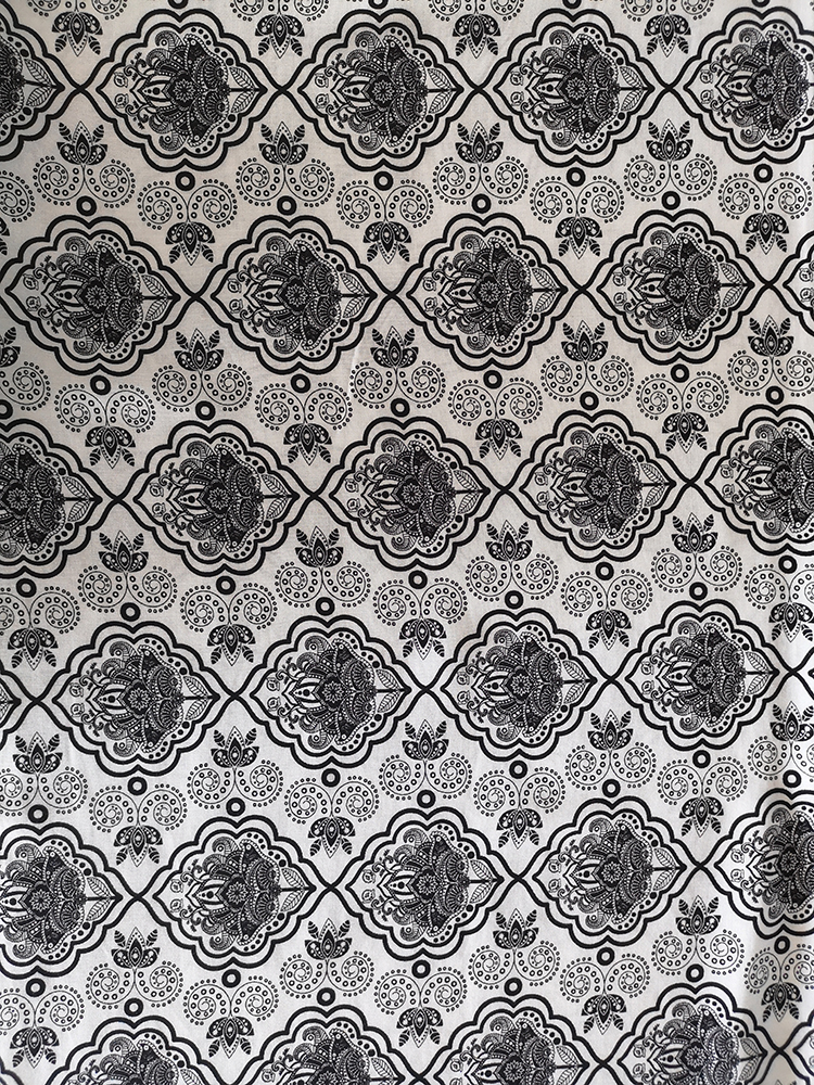 Tissu d&#39;impression Rayon Challis 32S noir et blanc