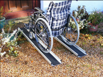Aluminium telescopic wheelchair ramps