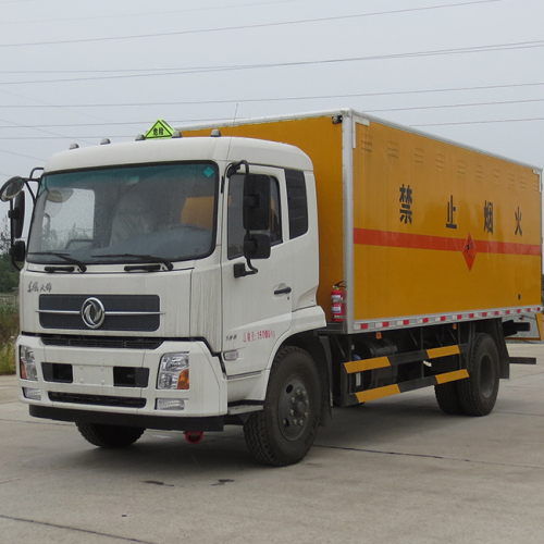 Véhicule de transport d&#39;équipement de dynamitage 16000kg avec du diesel à vendre
