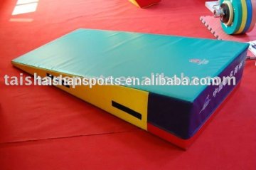 gymnastic green red triangle