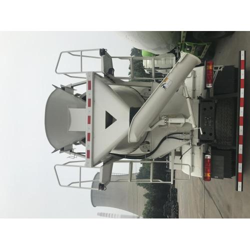 Truk mixer beton Sinotruck HOWO 10M3 8M3