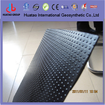 HDPE geomembrane with textured surface