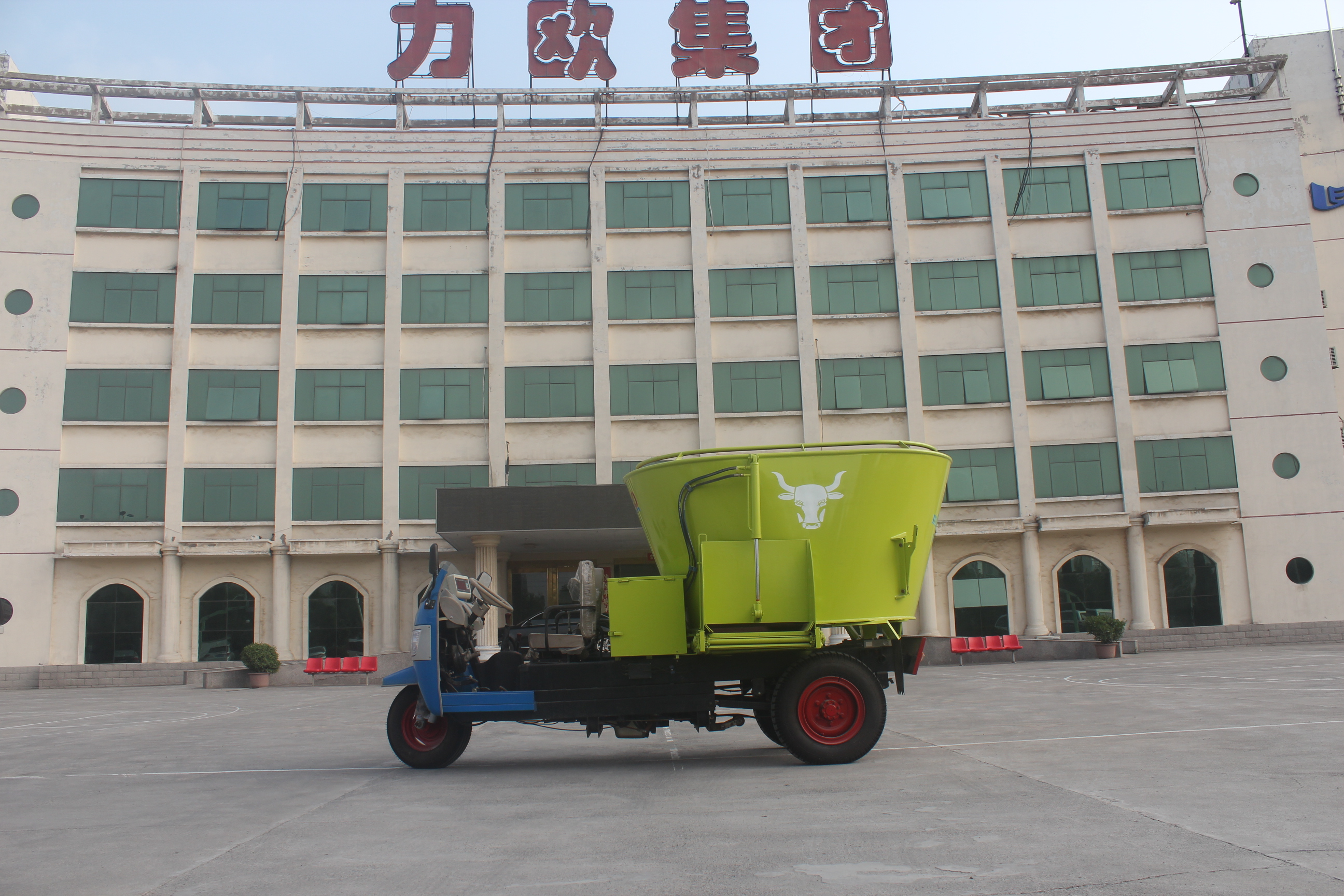 TMR Fütterungsmischer TMR feeding mixer