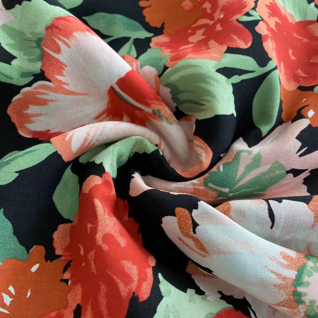 Großhandel benutzerdefinierte 100% gedruckte Viskose -Rayon -Stoff, gewebte Technik Bright Color Digital bedrucktes Rayon -Stoff
