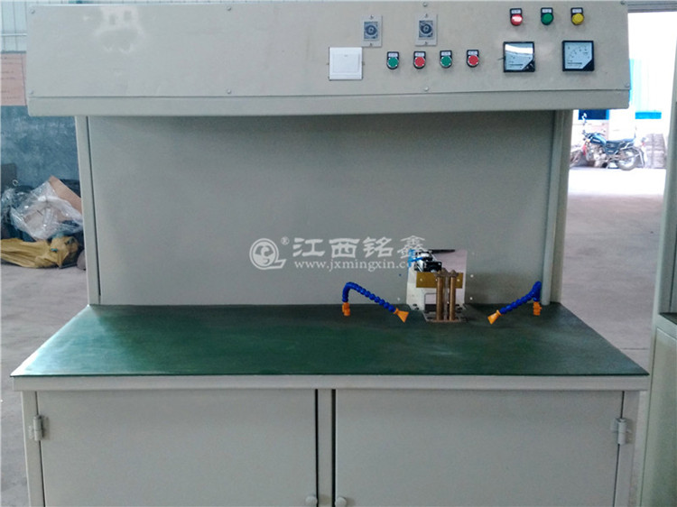 آلة قطع Cutting Machine