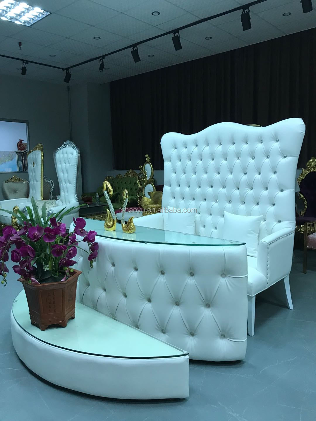 Wholesale High Back Double Throne Chair for Wedding, White and Gold Double Throne Chair Hotel Sofa Hotel Furniture 5 Set Antique