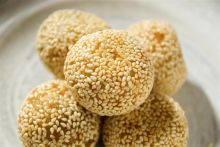 30g Delicious Frozen Prepared Food , Chinese Frozen Fried Sesame Balls