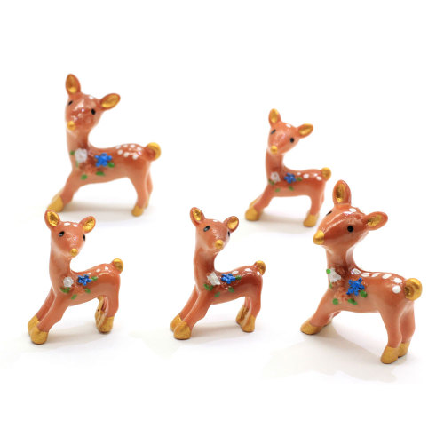 100 unids / set Artificial Mini Sika Deer Fairy Garden Miniaturas Gnomos Terrarios de musgo Resina Figuras de artesanía para la decoración del hogar