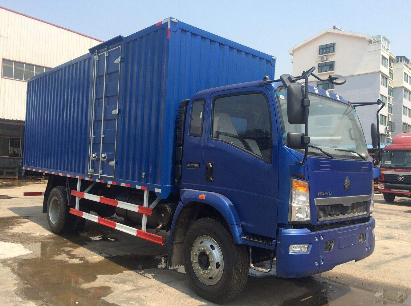 2021 model 7 ton HOWO Van truck