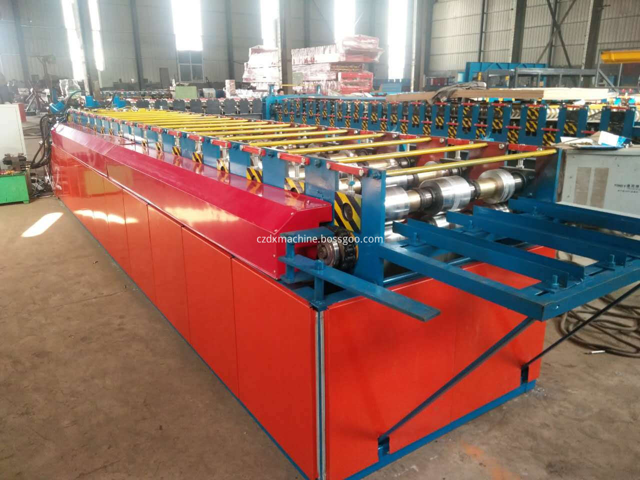 Metal fence sheet roll forming machine