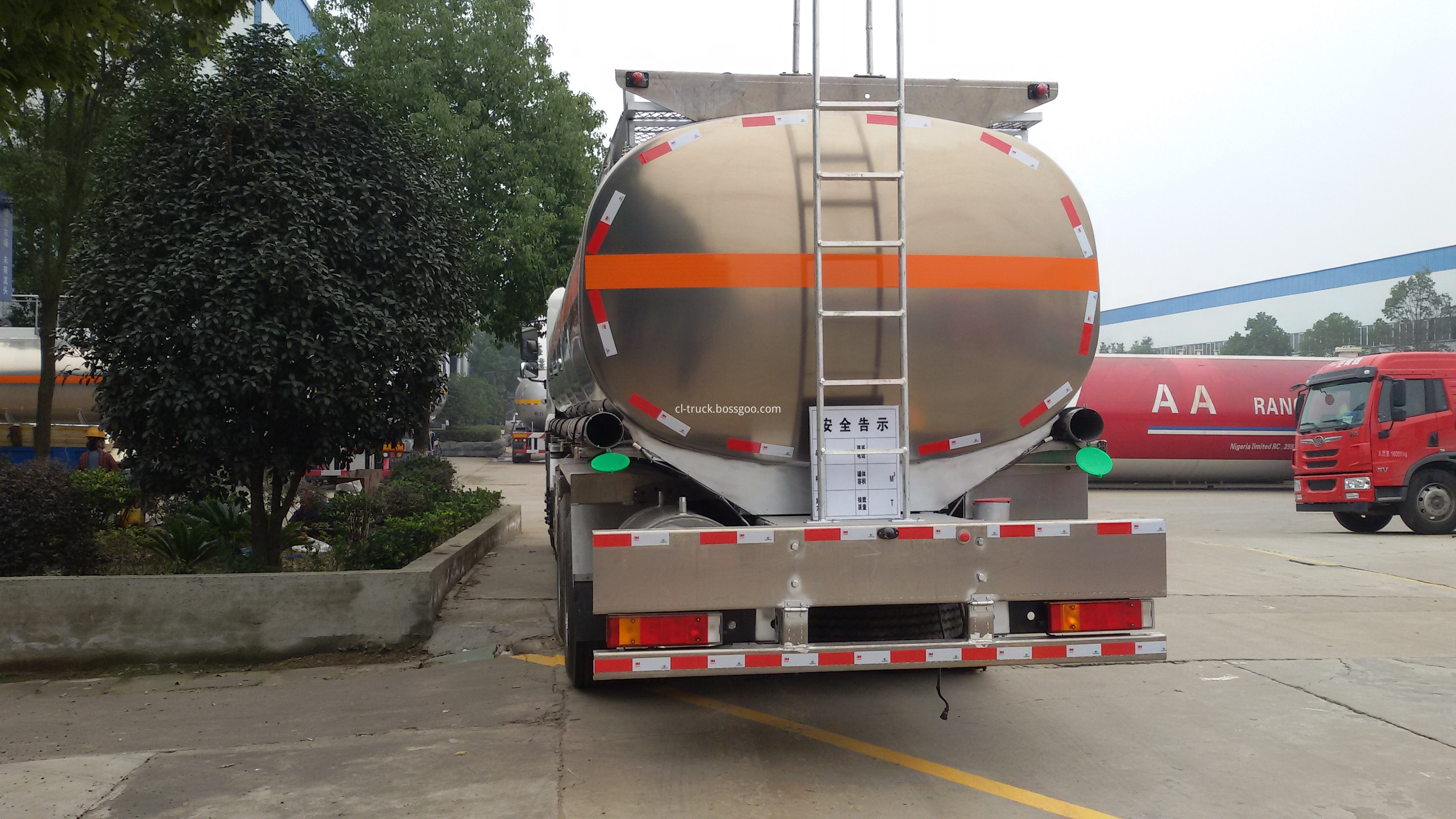 Stainless steel tank car