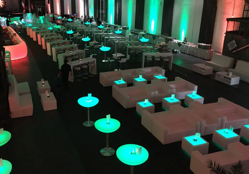 Contemporary LED Cube Seating for Chic Outdoor Gatherings