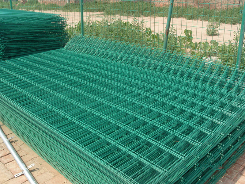 PVC covered plastic fence mesh