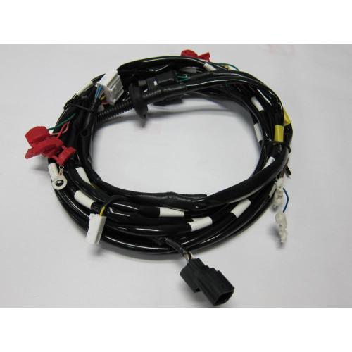 Conector de arnés de cables y conjunto de cables