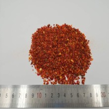 Air dried red bell pepper granulate