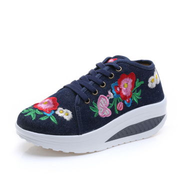 Chaussures en toile Patch de broderie Mode féminine à lacets