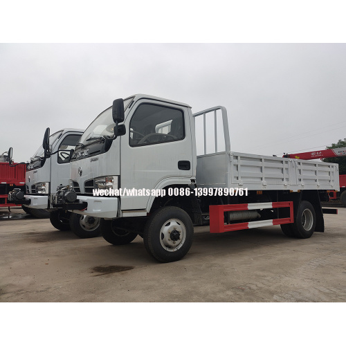 Dongfeng 4X4 รถบรรทุกขนส่งสินค้าแบบขับเคลื่อนล้อทั้งหมดพร้อมเครื่องกว้านลากจูง