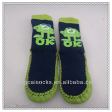 Kids full terry home socks with anti-skid sole