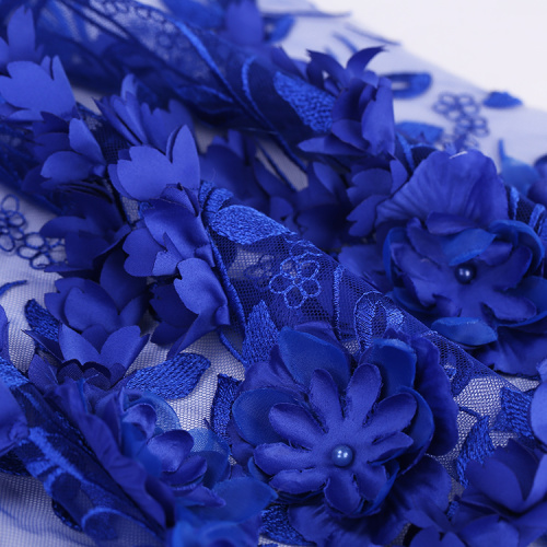 Tissu pour broderies en dentelle avec des fleurs 3D, bleu profond