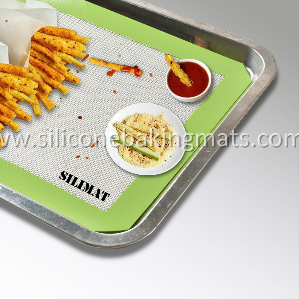 Silicone Baking Mat And Aluminum Baking Pan Set