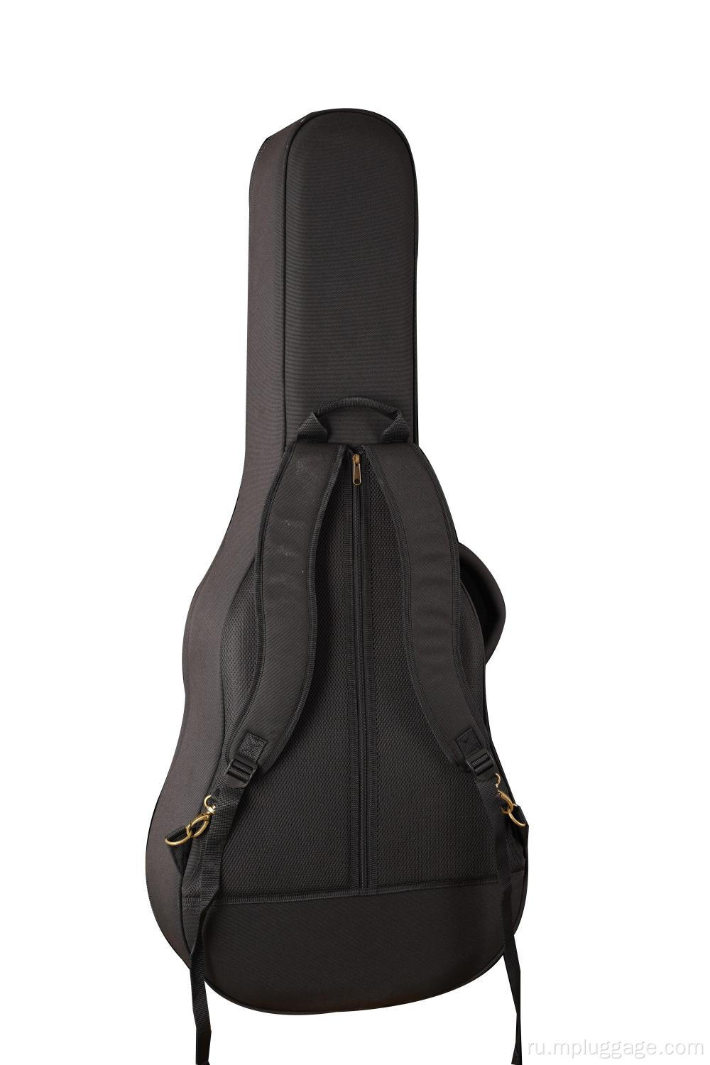 Рюкзак с акустической гитарой в рюкзак